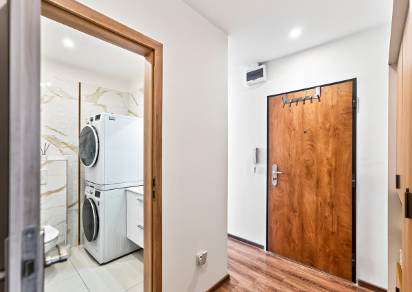 Krásny 3i byt, 68m2, rekonštrukcia, balkón, výhľady - Nemšová
