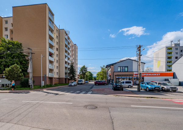 Krásny 3i byt, 68m2, rekonštrukcia, balkón, výhľady - Nemšová