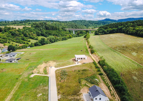 Výnimočný STAVEBNÝ POZEMOK, 841m2, Sverepec, PB