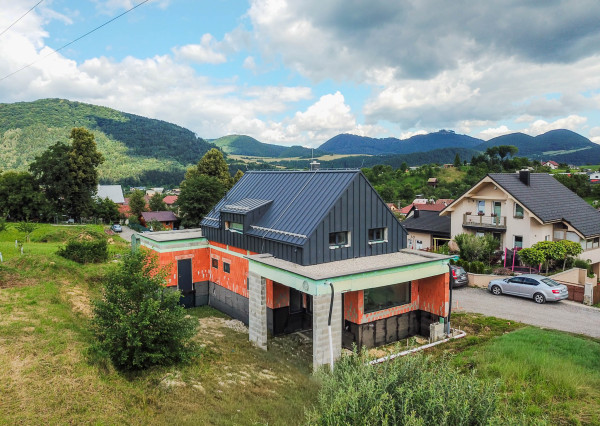 Na predaj 4i holodom Dolná Tižina, garáž 33m2,pozemok 2970m2
