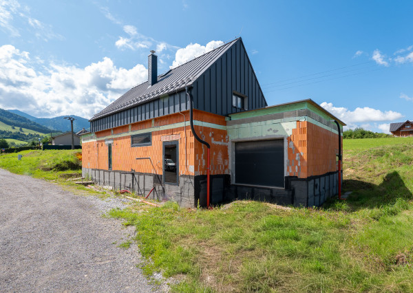 Na predaj 4i holodom Dolná Tižina, garáž 33m2,pozemok 2970m2