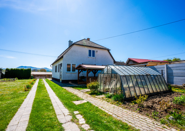 Priestranný 4-izbový Rodinný dom,480m2,Horenická Hôrka