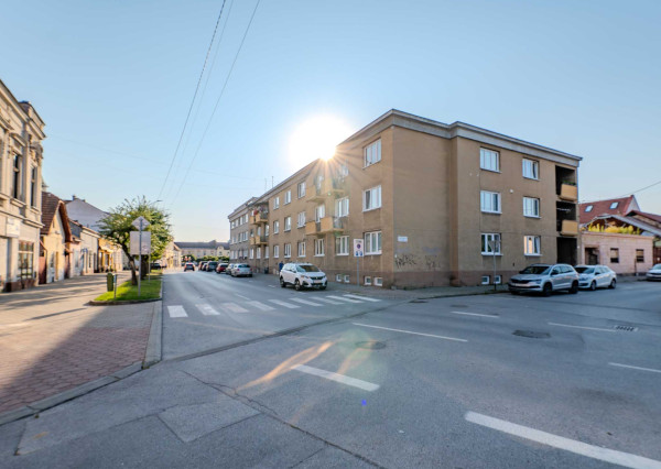 NA PREDAJ!  Vkusný 2-izbový BYT centrum Bytča, BY