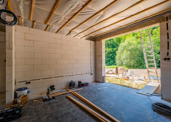 🏡 Luxusný nový 3-izbový bungalov s dvojgarážou