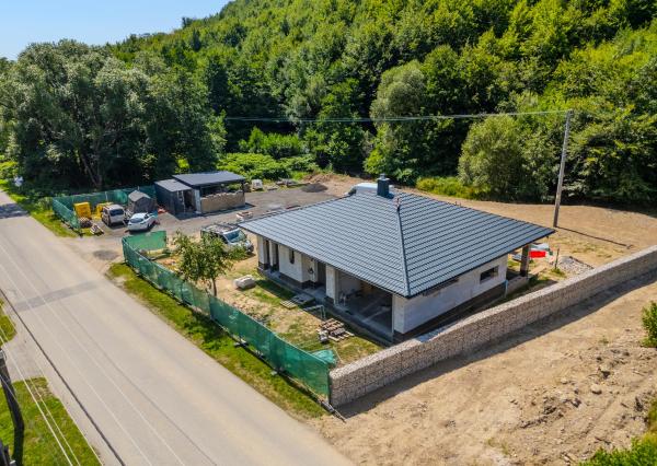 🏡 Luxusný nový 3-izbový bungalov s dvojgarážou