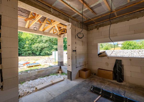 🏡 Luxusný nový 3-izbový bungalov s dvojgarážou