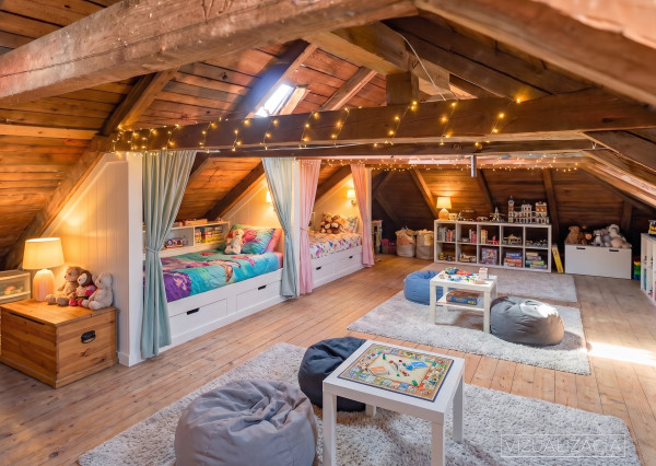 Rozsiahly rodinný dom s garážou + útulný apartmán Gelnica 🏡