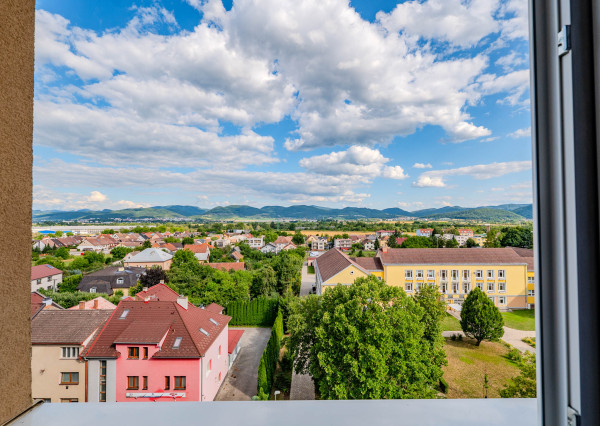 Rezervovaný 3i byt, 68m2, rekonštrukcia, výhľady - Nemšová
