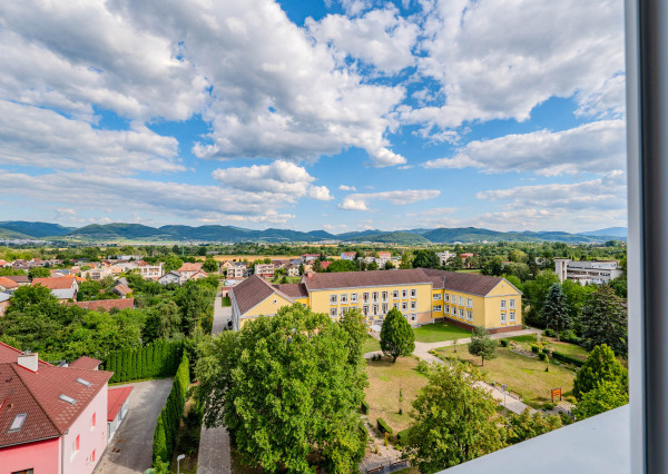 Rezervovaný 3i byt, 68m2, rekonštrukcia, výhľady - Nemšová