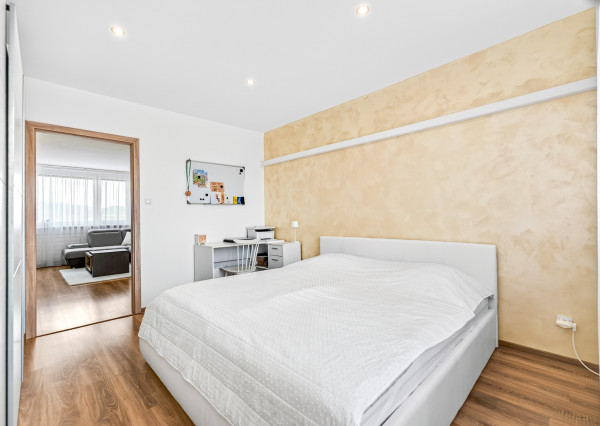 Rezervovaný 3i byt, 68m2, rekonštrukcia, výhľady - Nemšová