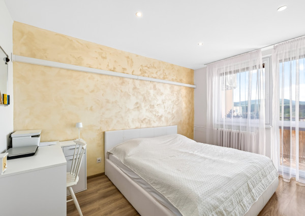 Rezervovaný 3i byt, 68m2, rekonštrukcia, výhľady - Nemšová