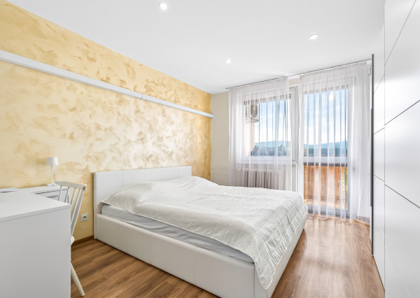 Rezervovaný 3i byt, 68m2, rekonštrukcia, výhľady - Nemšová
