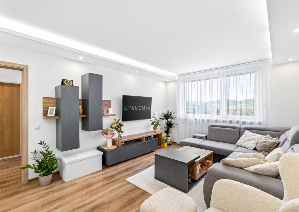 Krásny 3i byt, 68m2, rekonštrukcia, balkón, výhľady - Nemšová