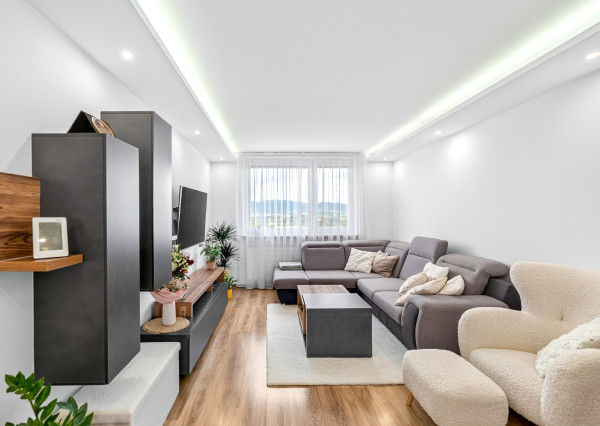 Rezervovaný 3i byt, 68m2, rekonštrukcia, výhľady - Nemšová