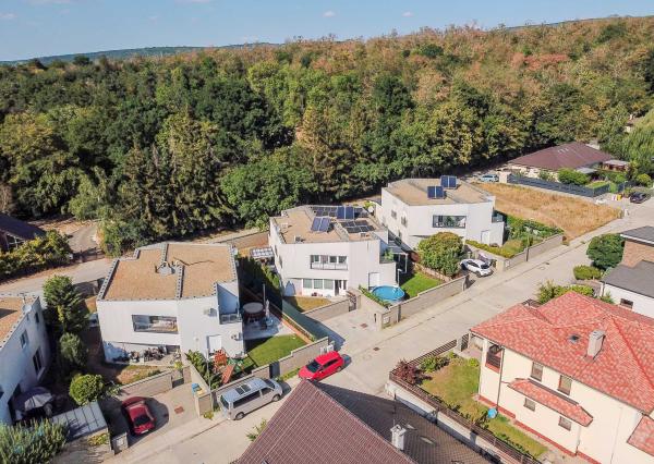 NA PREDAJ! Moderný 5-izbový dom so záhradou, Stupava