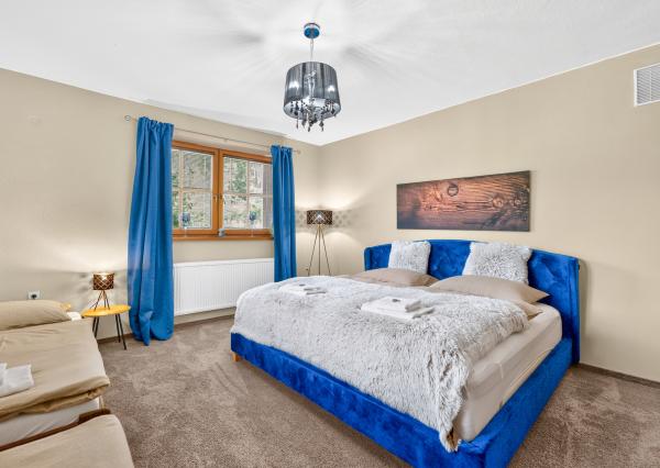 Na predaj rodinný dom Vychylovka / Apartmánový dom, 1023m2