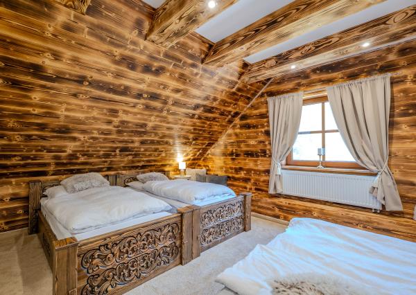 Na predaj rodinný dom Vychylovka / Apartmánový dom, 1023m2