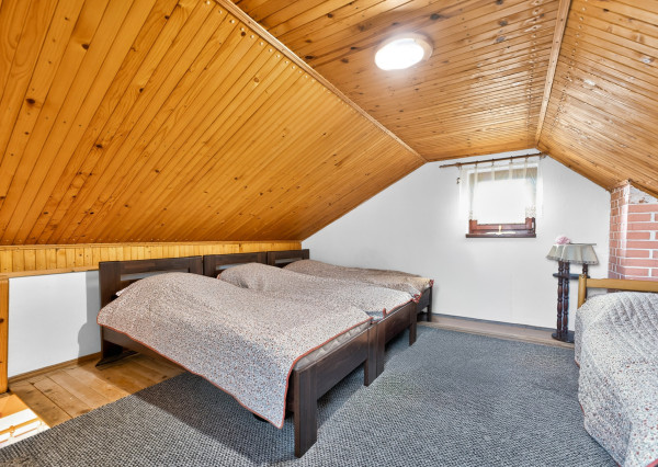 Útulná chatka s pozemkom 711 m² v Nemšovej – Ľuborča