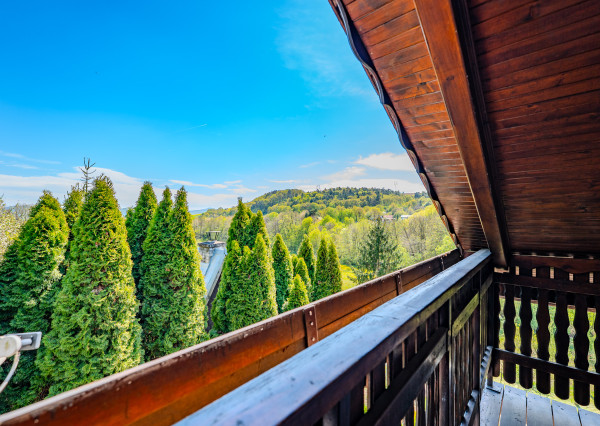 Útulná chatka s pozemkom 711 m² v Nemšovej – Ľuborča