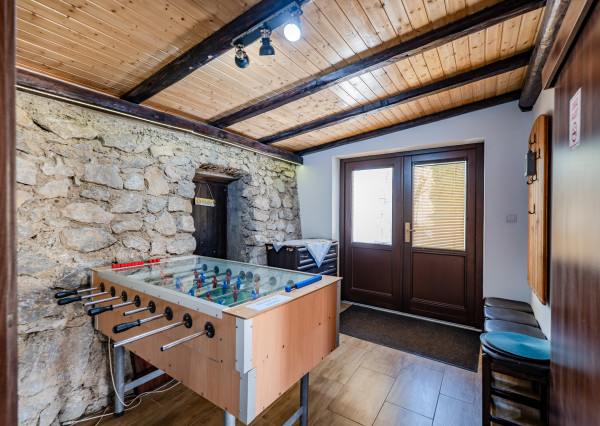 Útulná chatka s pozemkom 711 m² v Nemšovej – Ľuborča