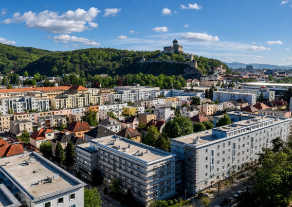 Priestranný 3i byt, Sihoť Trenčín | 84 m² | Výhľad na hrad