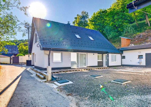 Nadštandardný 5-izbový dom s garážou a pozemkom 1 300 m²