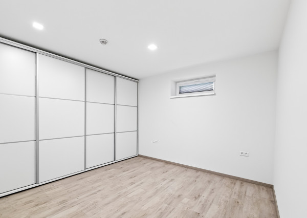 Nadštandardný 5-izbový dom s garážou a pozemkom 1 300 m²