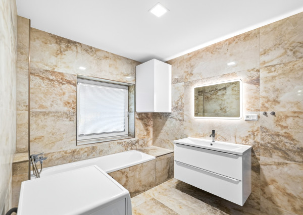 Nadštandardný 5-izbový dom s garážou a pozemkom 1 300 m²