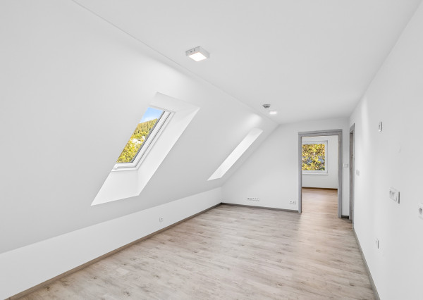 Nadštandardný 5-izbový dom s garážou a pozemkom 1 300 m²