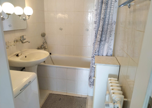 1,5izbový byt na Martinengovej ulici v obľúbenej časti Starého mesta. 40 m2 + 5 m2