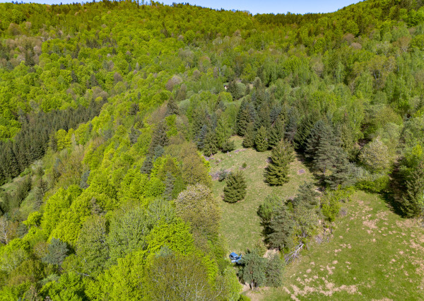 Pozemok - samota v horách nad obcou Lazy pod Makytou, Púchov