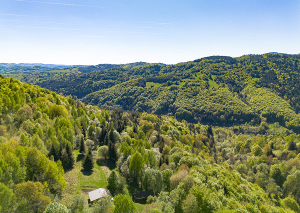 Pozemok - samota v horách nad obcou Lazy pod Makytou, Púchov