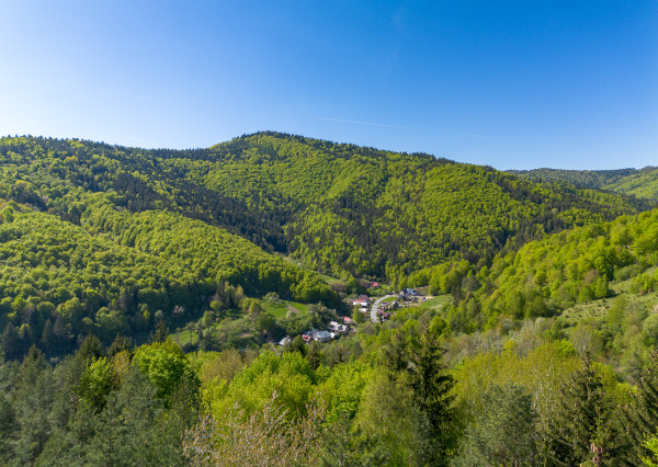 Pozemok - samota v horách nad obcou Lazy pod Makytou, Púchov
