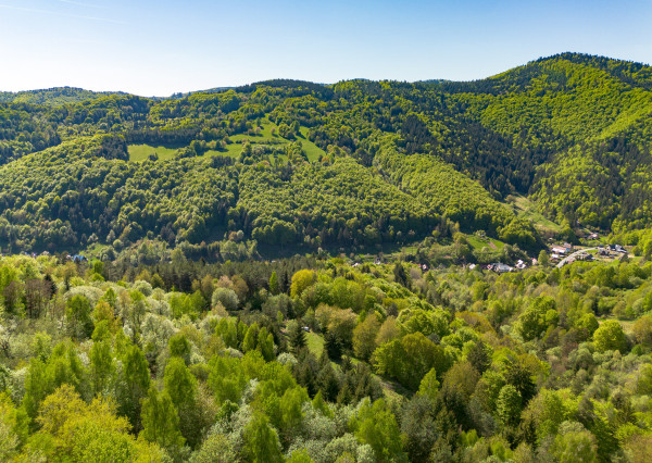Pozemok - samota v horách nad obcou Lazy pod Makytou, Púchov