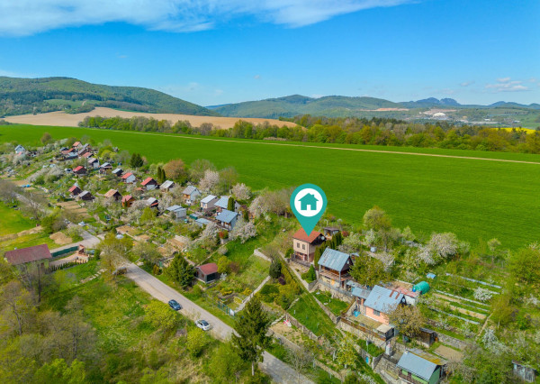 Útulná chatka s pozemkom 711 m² v Nemšovej – Ľuborča