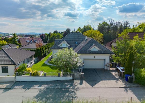 Priestranná vila pre rodinný život aj oddych – Zamarovce