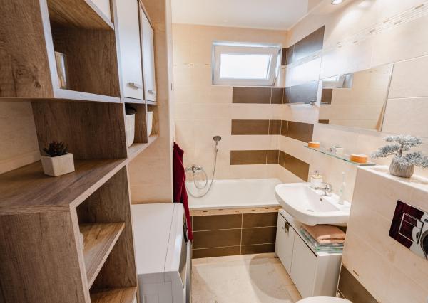 Na predaj krásny 2i byt po rekonštrukcii, 47m2, Devínska n/V