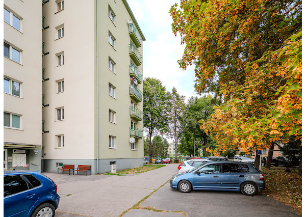 Priestranný svetlý 3i byt, 75 m², balkón, komora - Myjava
