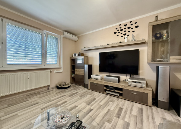 4-IZBOVÝ BYT S BALKÓNOM | PETRŽALKA – HUMENSKÉ NÁMESTIE