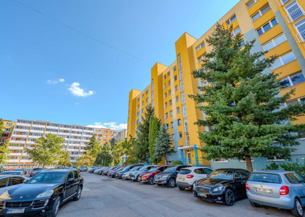 3 izbový byt, loggia, klimatizácia, Matuškova, Košice Terasa