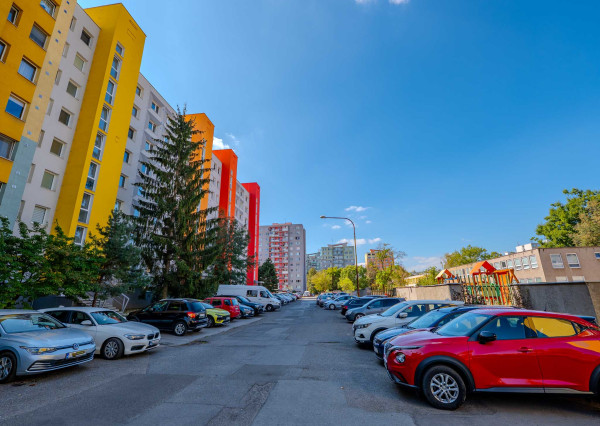 3 izbový byt, loggia, klimatizácia, Matuškova, Košice Terasa