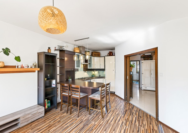 3 izbový byt, loggia, klimatizácia, Matuškova, Košice Terasa