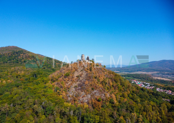Rodinný dom, 4 izby, pozemok 825m2, IS, Slanec