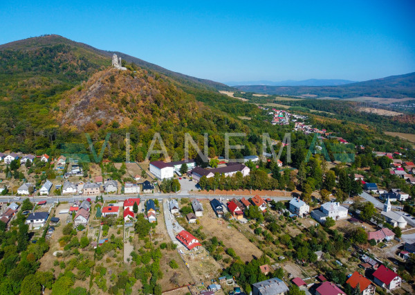 Rodinný dom, 4 izby, pozemok 825m2, IS, Slanec