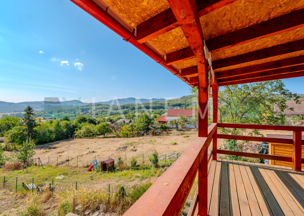 Rodinný dom, 4 izby, pozemok 825m2, IS, Slanec