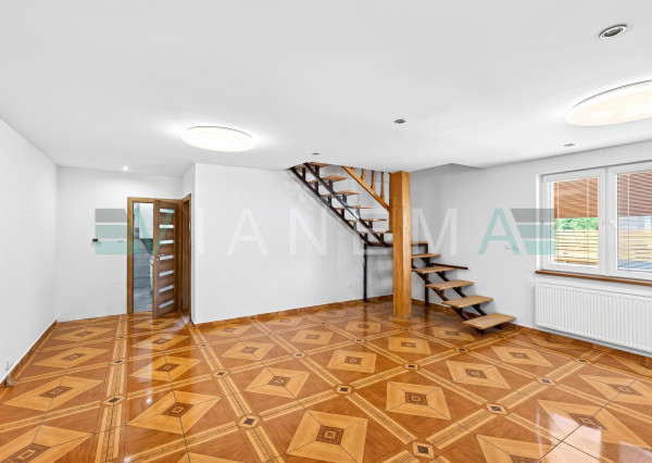 Rodinný dom, 4 izby, pozemok 825m2, IS, Slanec
