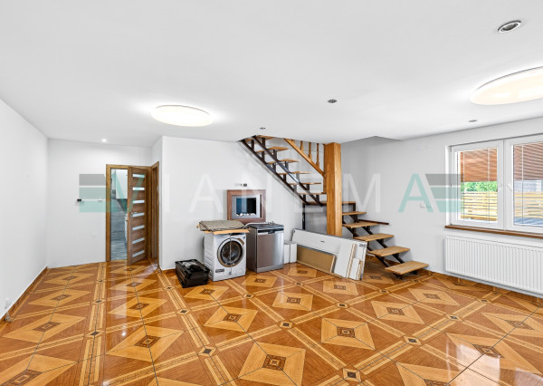 Rodinný dom, 4 izby, pozemok 825m2, IS, Slanec