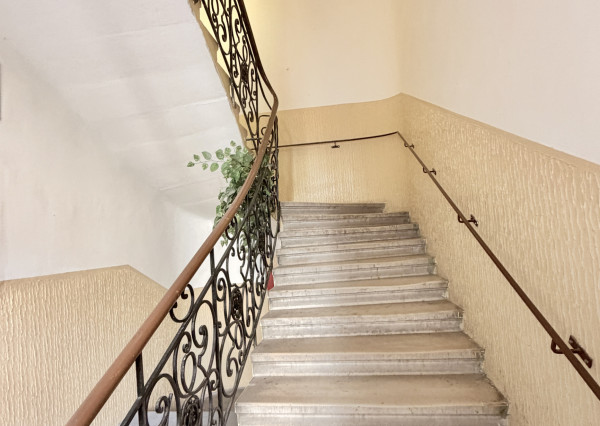 Na prenájom luxusný 3,5-izbový byt s parkovaním, Staré mesto