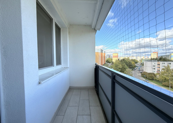 NA PREDAJ 1-IZBOVÝ BYT S BALKÓNOM BRATISLAVA-DÚBRAVKA