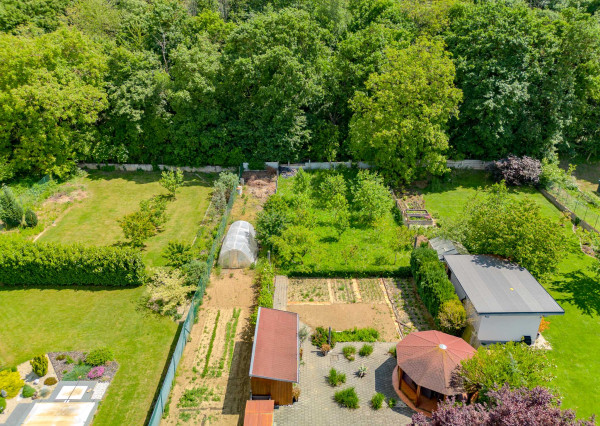 Dom pod lesom | Moravany n/V | 250 m² | pozemok 1 800 m²